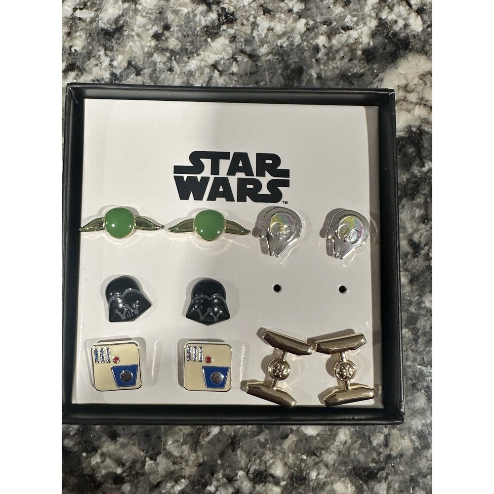Disney Parks Star Wars Stud Earrings 5 of 6 Pair Set Grogu Vader R2-D2